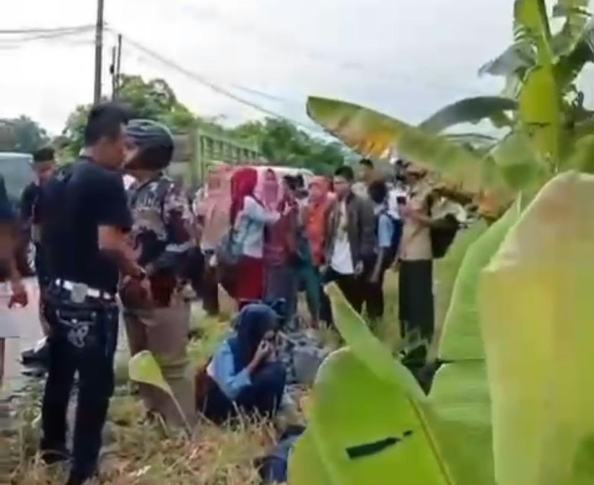 Diduga Gunakan HP Saat Mengemudi, Ketua PP Siak Tabrak Tiga Motor, Satu Siswi Tewas