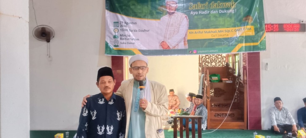 Maulid Nabi di Masjid Baiturrahim Suka Damai, KH. Ariful Makhali Ajak Warga Teladani Rasulullah dan Peduli Palestina