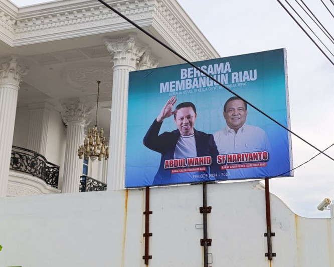 Muncul Baleho SF Sekedar Wakil Abdul Wahid di Pilkada Riau