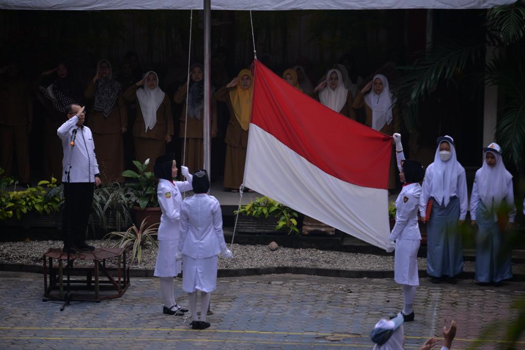 Datang ke SMKN 1 Pekanbaru, Ini Yang Dilakukan Rektor Unilak Dr Junaidi