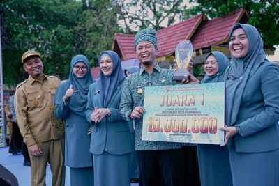 Peringatan HKG, Wako Agung Bagikan Ribuan Sembako