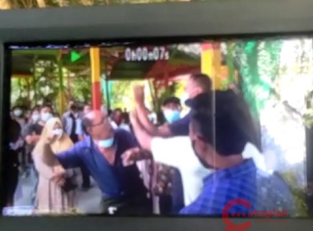 Vaksinasi Massal di Pekanbaru Ricuh, Peserta Pukul Petugas