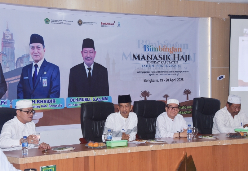 Bupati Kasmarni Minta 401 CJH Bengkalis Ikuti Seluruh Rangkaian Manasik Haji