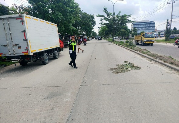 Lawan Arus, Pemotor Tewas Tertabrak Truk di Soekarno Hatta Pekanbaru