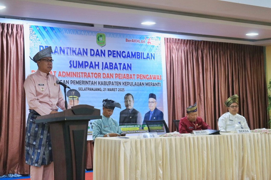 Wakil Bupati Muzamil Lantik 9 Pejabat Pemkab Kepulauan Meranti