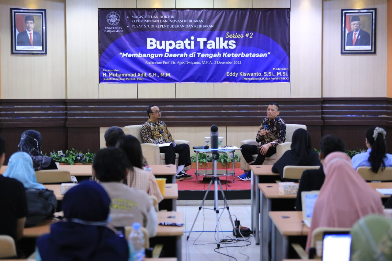 Jadi Narasumber di UGM, Bupati H. Muhammad Adil Bicara Upaya Pembangunan di Tengah Keterbatasan