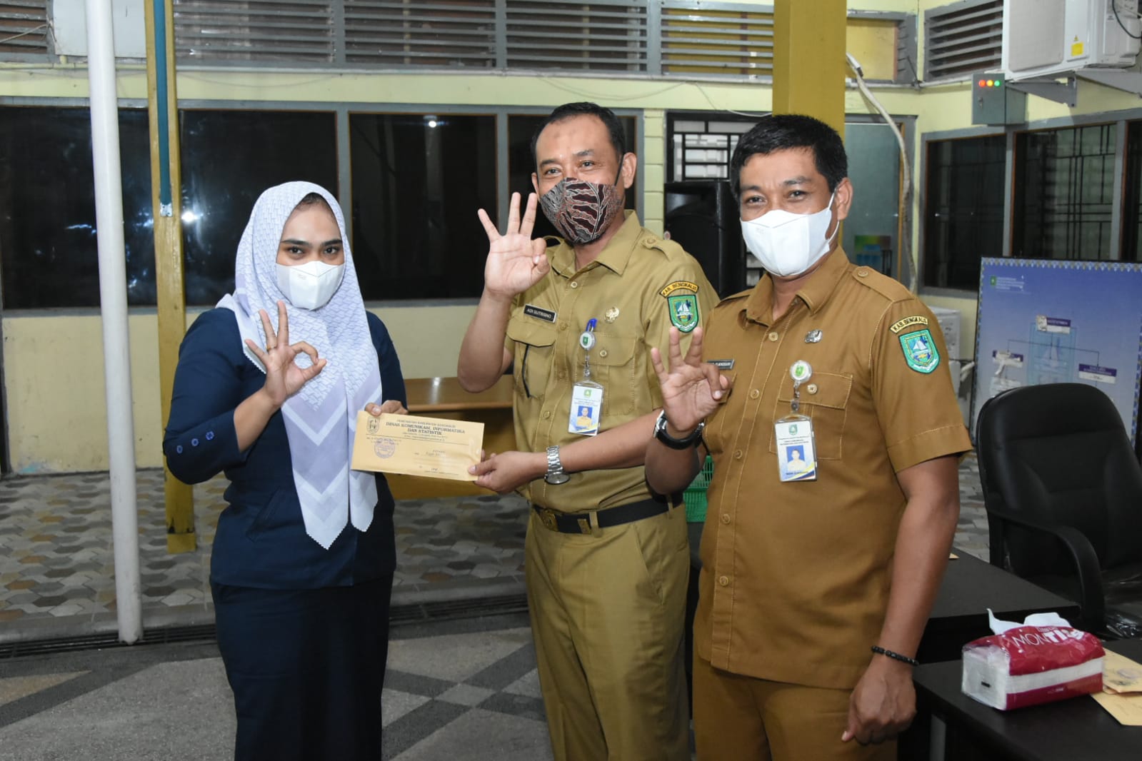 Honorer Terima SK Perpanjangan Kontrak Kerja di Diskominfotik Bengkalis