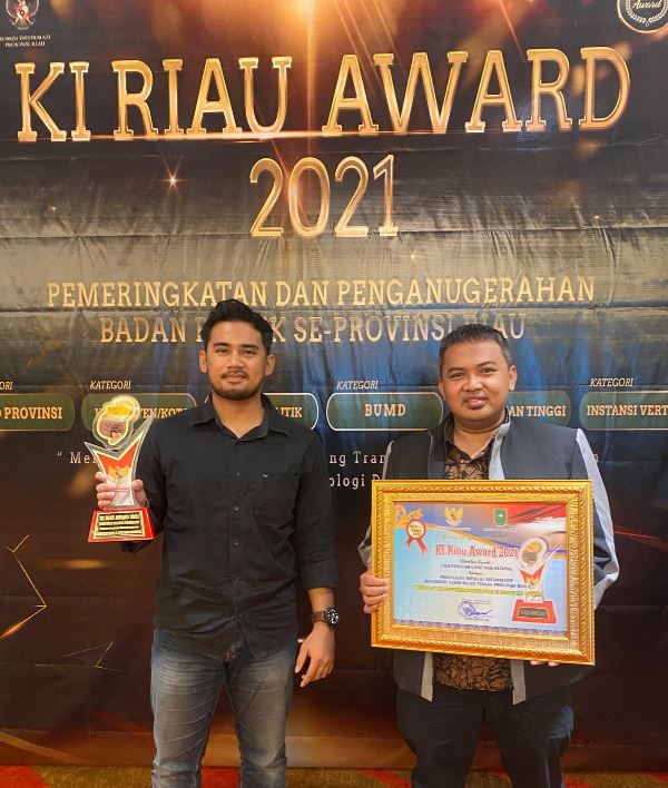 Unilak Raih Anugerah Keterbukaan Informasi Dari KI Riau
