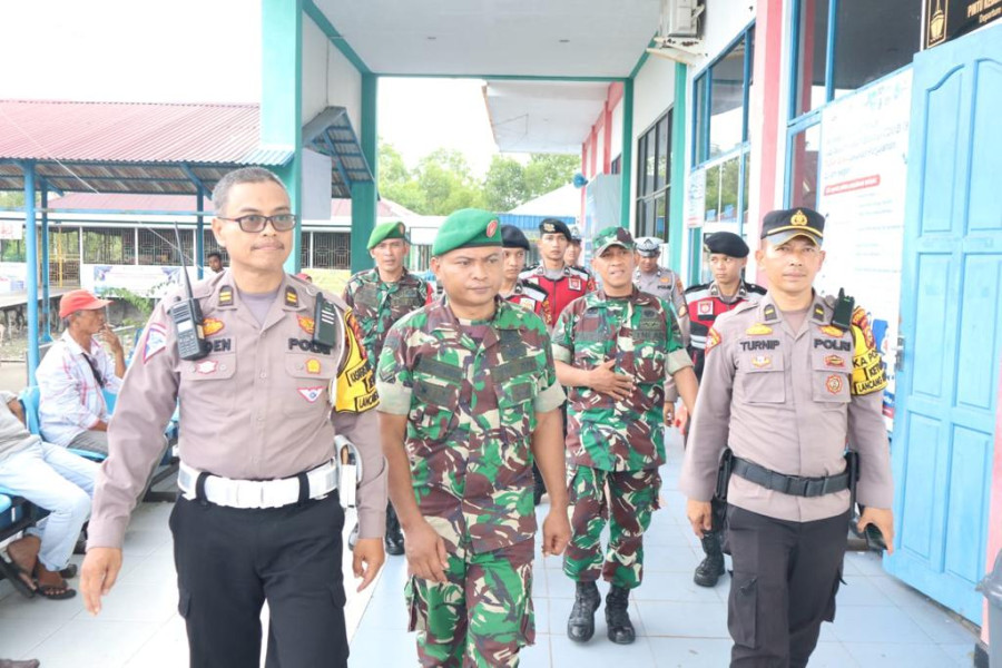 Jaga Kamtibmas dan Obvit, Personel Polres dan Koramil 02 Tebingtinggi Gelar Patroli Gabungan