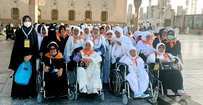 165 Jemaah Haji Wanita Asal Bengkalis Kloter 10 BTH Ziarah ke Raudhah-Madinah