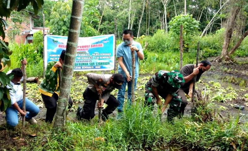 Rumah Syahrudin Mulai Dibangun Melalui Gotong Royong Relawan