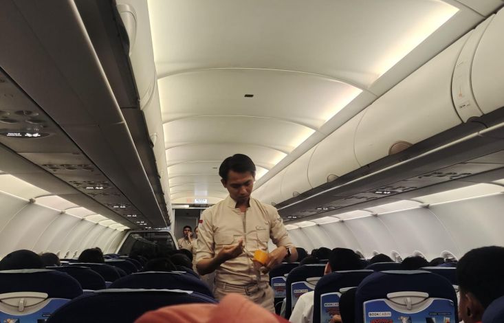 Meleset! Penumpang Super Air Jet Jakarta-Pekanbaru 'Dikurung' dalam Kabin Pesawat Selama 2 Jam