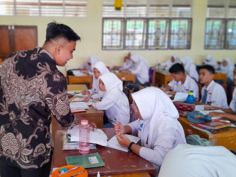 Di Ambang Batas antara Edukasi dan Eksposisi