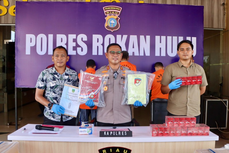 Polres Rohul Ungkap Peredaran Rokok Ilegal Merk Luffman, Pemilik Toko Ditangkap