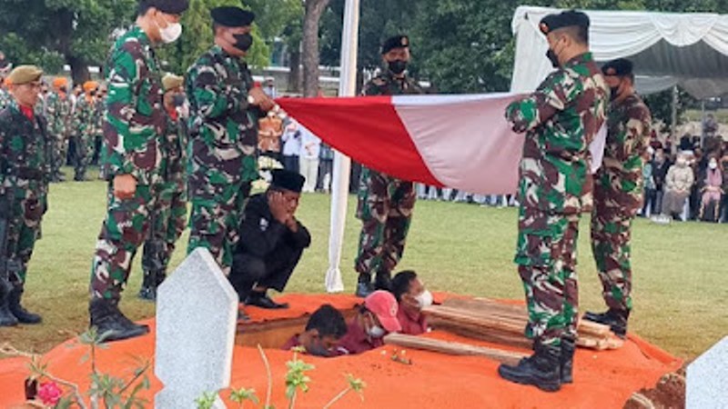 Upacara Militer Iringi Kepergian Tjahjo Kumolo ke Peristirahatan Terakhir