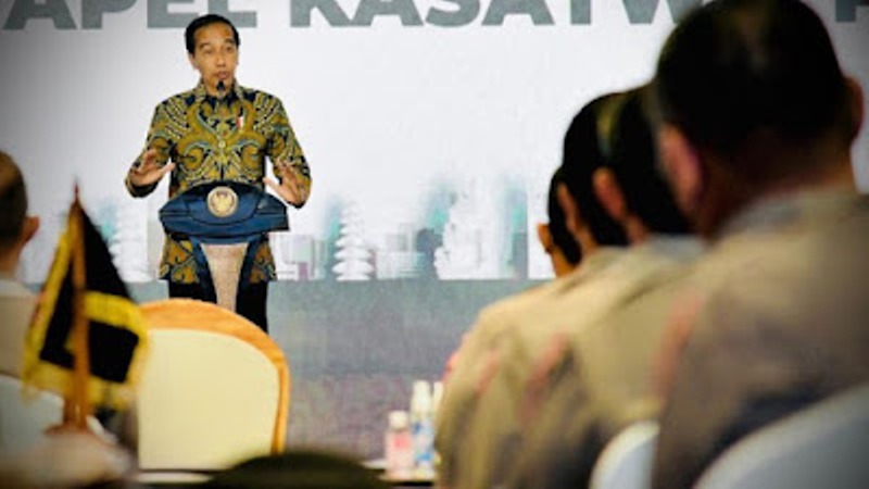 Jokowi ke Polri: Jangan Gadaikan Kewibawaan dengan Sowan ke Pelanggar Hukum!