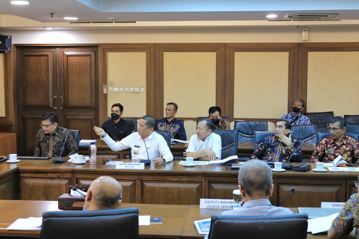 Menkop Teten Masduki Sarankan Pelaku Usaha Komoditas di Meranti Bentuk Koperasi