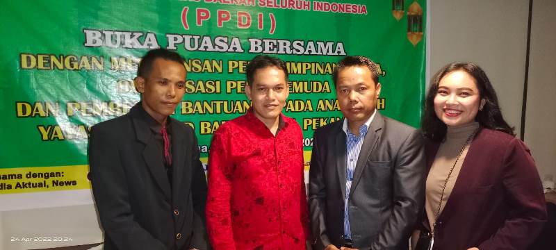 Perkumpulan Pers Daerah Seluruh Indonesia (DPP- PPDI) Pekanbaru Buber Dengan Puluhan Anak Yatim Piatu