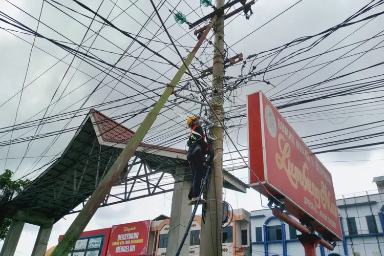 Rutin, PLN Icon Plus Sumbagteng Tertibkan Fiber Optik Ilegal