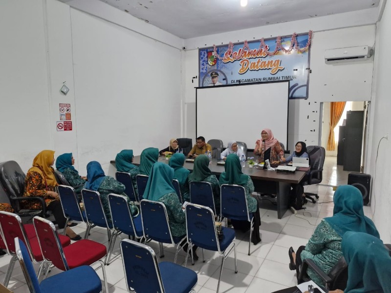 Dosen Universitas Lancang Kuning Gelar Penyuluhan Hukum Hak-Hak Pekerja di Rumbai Timur