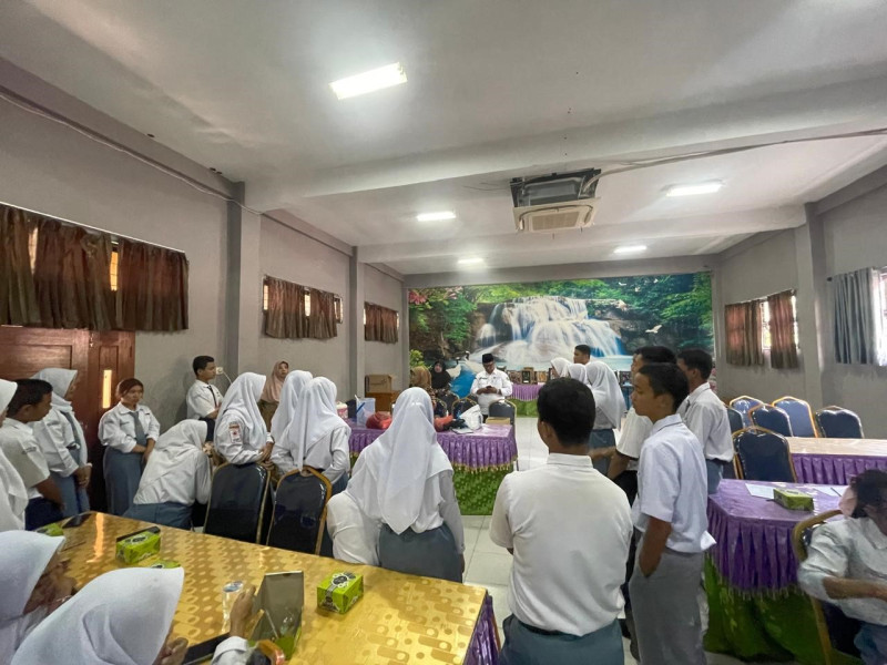 Tim Pascasarjana Unilak Sukses Gelar Pengabdian di SMKN 7 Pekanbaru: Olah Limbah Air Kelapa Jadi Nata de Coco