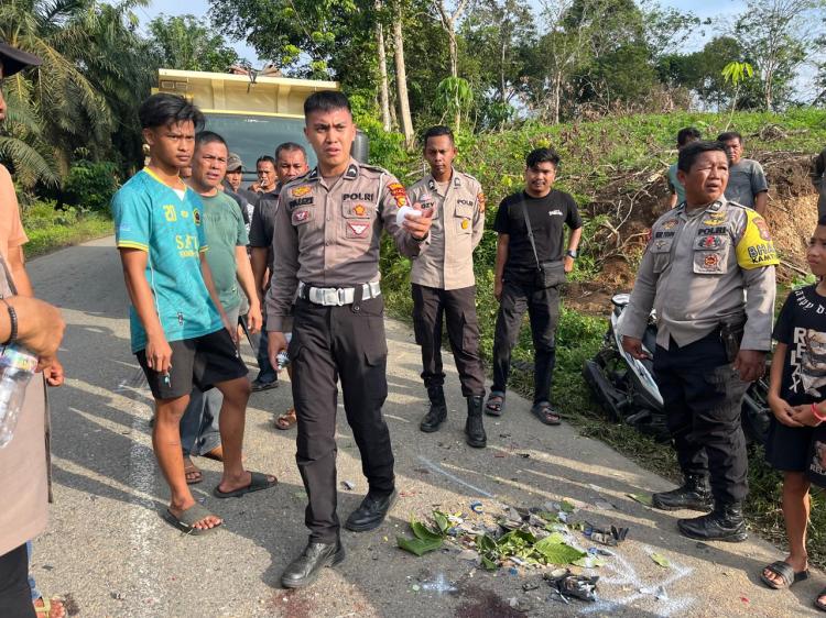 Remaja 15 Tahun Tewas dalam Kecelakaan Beruntun 5 Kendaraan di Kuansing