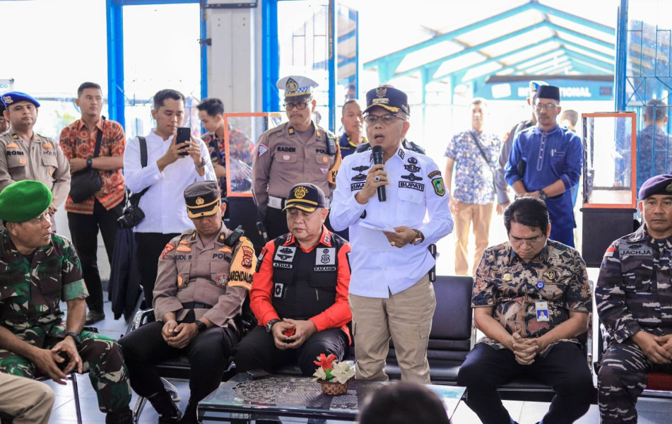 Plt Bupati Asmar Lepas Keberangkatan Perdana MV. Trans Jet Tujuan Malaysia