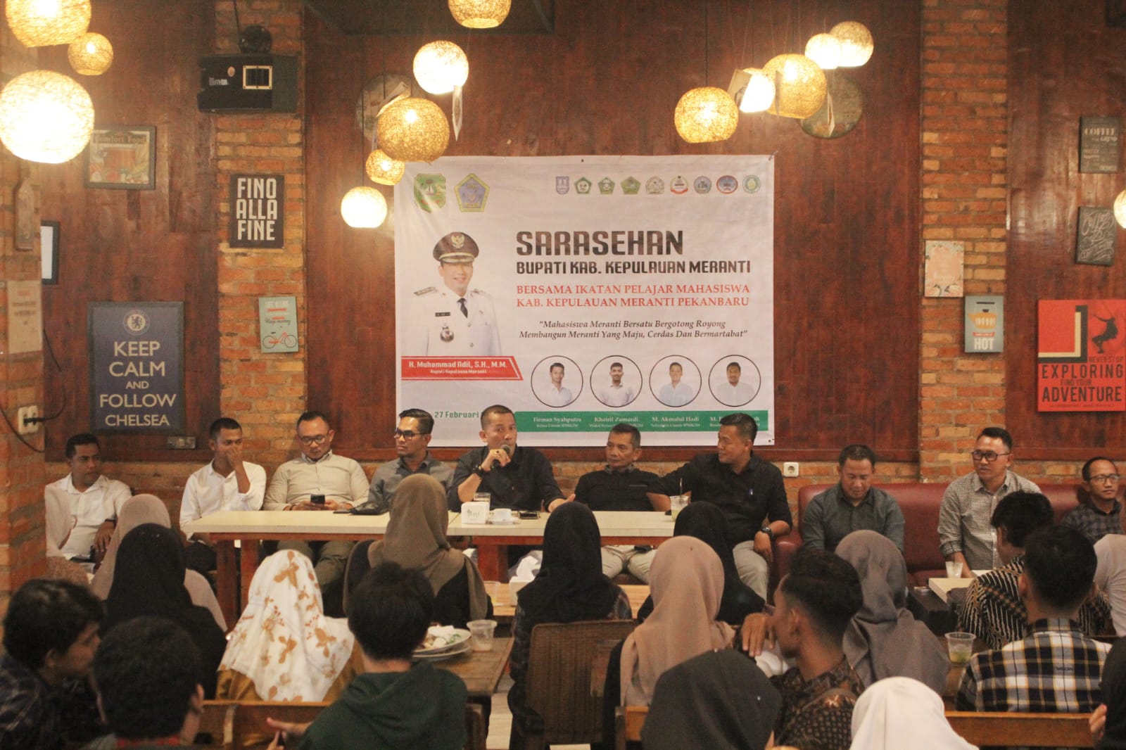 Bupati Adil dan Mahasiswa Meranti Diskusi di Pekanbaru