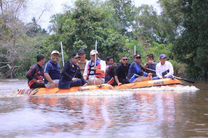 Tinjau Penanganan Banjir Pekanbaru Staf Ahli Bappenas Temukan Fakta Mengejutkan di Sungai Sail