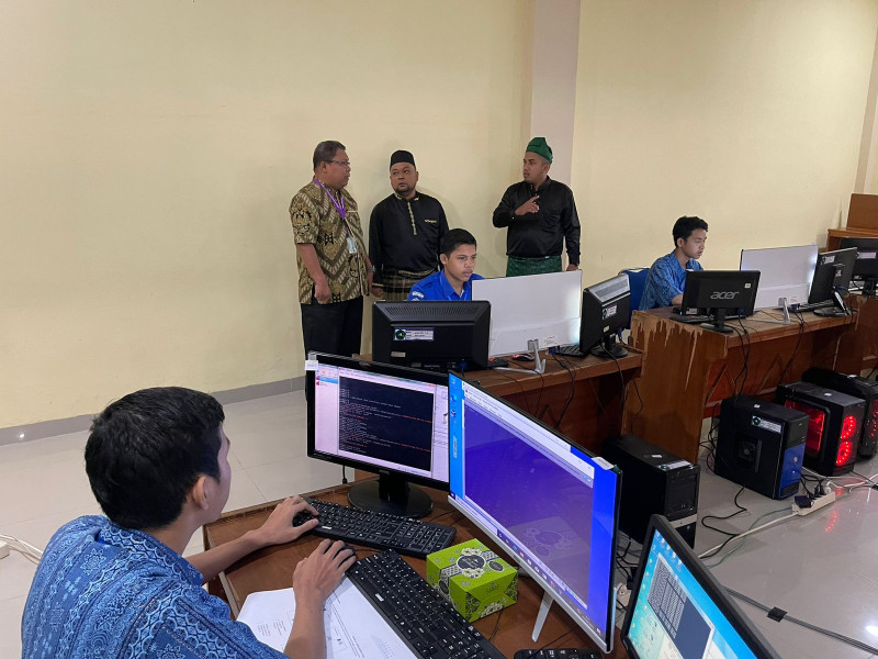 Siswa SMK se Riau Ikuti Lomba Keterampilan Teknologi di Fasilkom Unilak, Ini Harapan Dr Yogi Yunefri