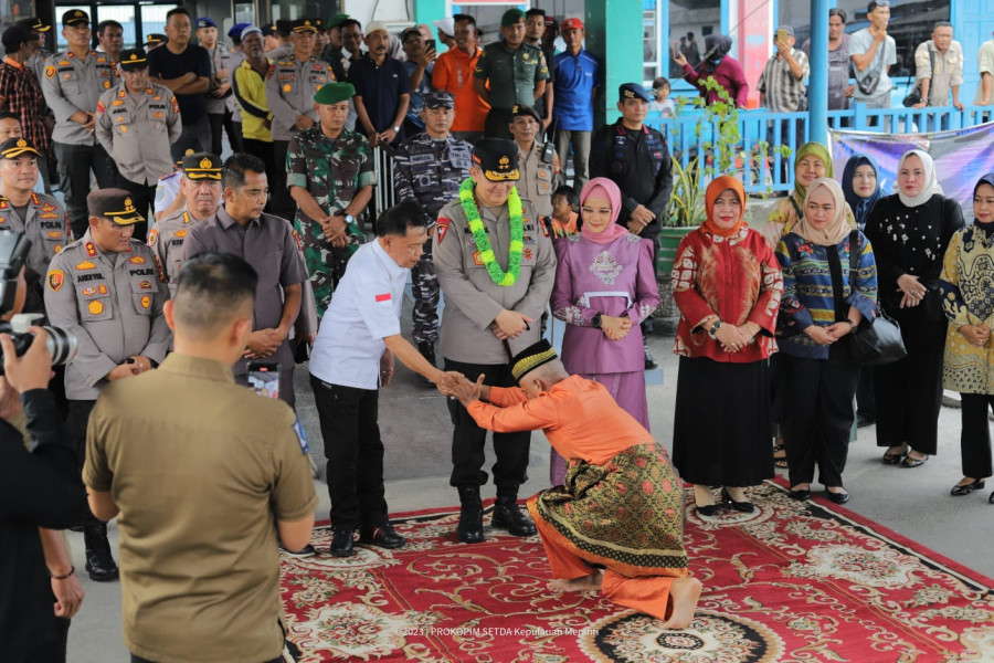 Plt Bupati Asmar Sambut Kapolda Riau di Selatpanjang