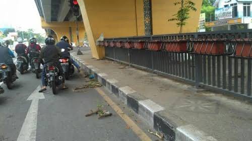 Pagar Pembatas di Bawah Flyover Pekanbaru Dicuri Maling