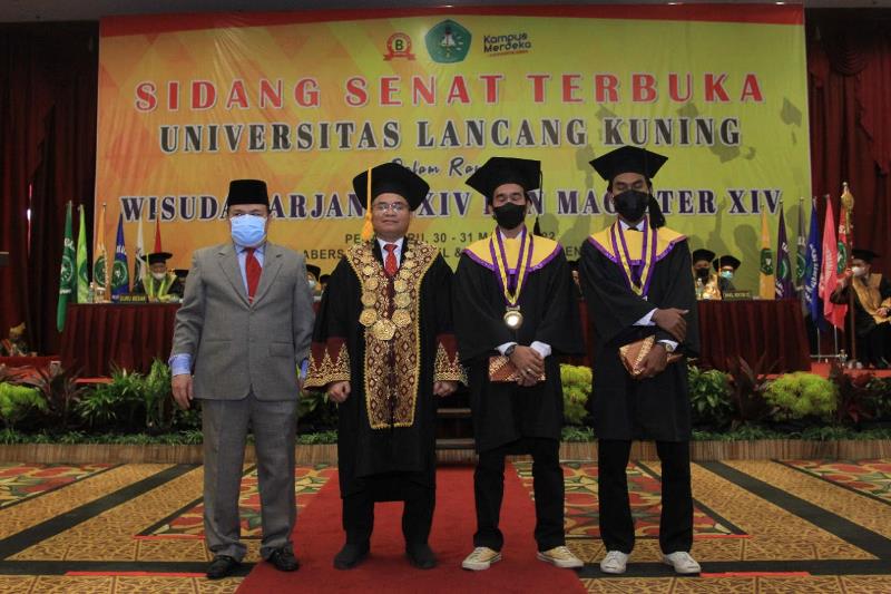 Dua Warga Thailand Raih Gelar Sarjana, Unilak Go Internasional