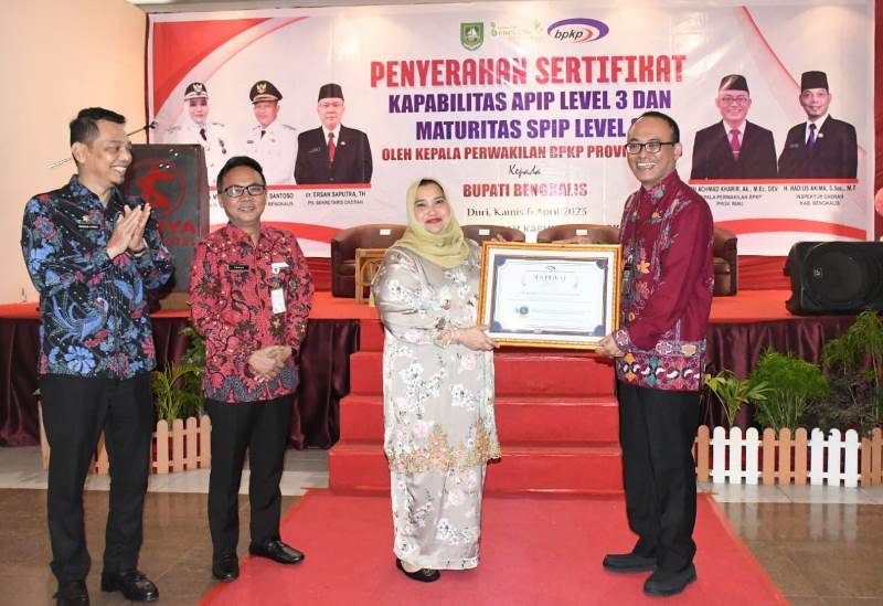 Pemkab Bengkalis Raih 3 Sertifikat Sekaligus dari Perwakilan BPKP Provinsi Riau
