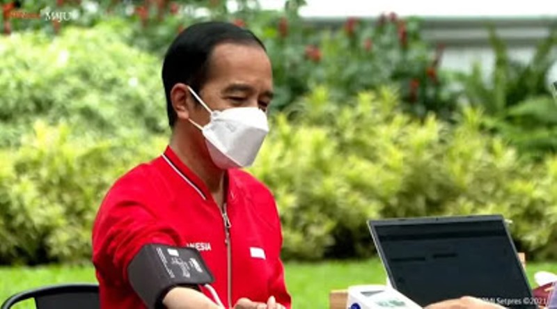 Jokowi: Vaksinasi COVID-19 untuk Masyarakat Umum Mulai Pertengahan Februari 2021