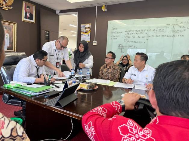 Ditolak Syamsuar, APBD Perubahan Bengkalis Akhirnya Diteken Edy Natar