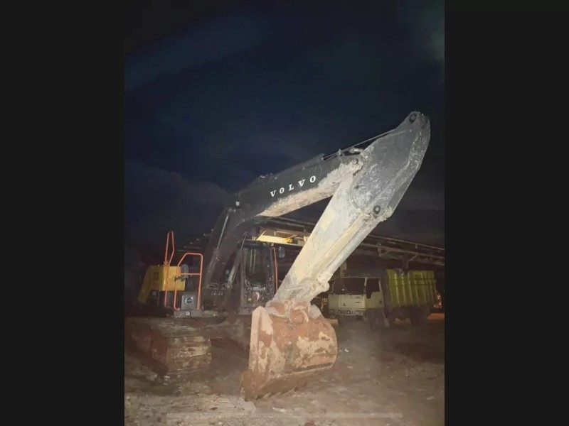 Dua Penambang Emas Ilegal di Kuansing Diamankan Polisi, Satu Alat Berat Disita