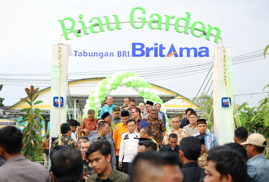 Plt Bupati Asmar Hadiri Peresmian Zona KHAS Riau Garden