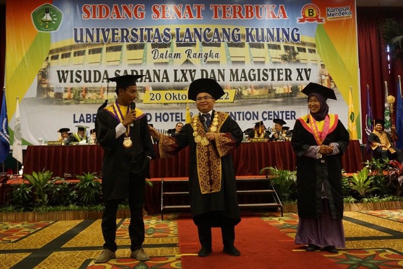 Unilak Wisuda Sarjana ke 65 dan Magister ke 15