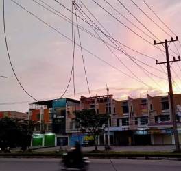 Kabel Melintang di Jalan SM Amin, Dua Pelajar Terluka di Leher Akibat Terjerat