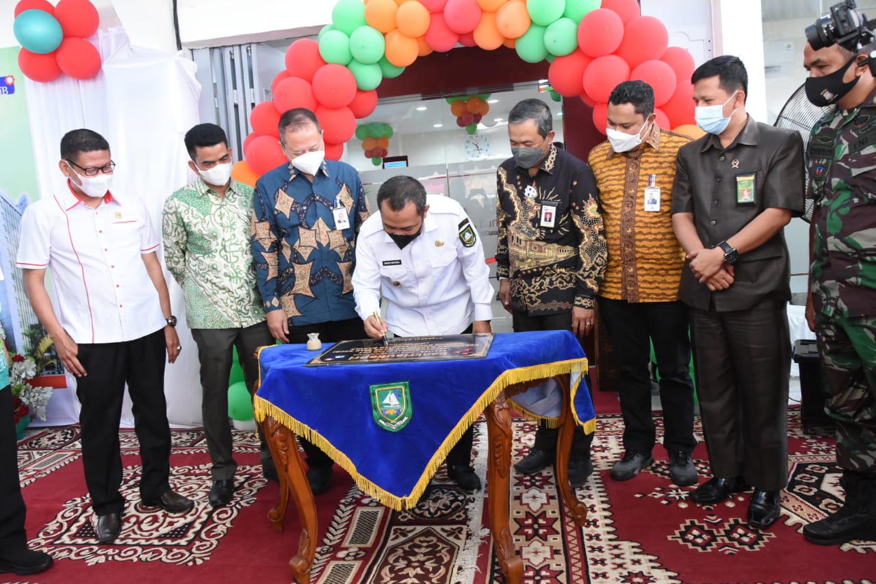 Wabup Resmikan Kantor Syari'ah BRK Bantan