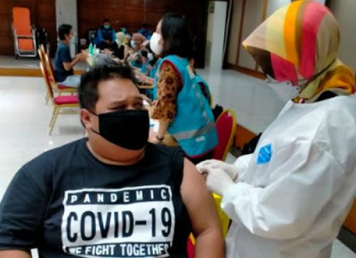 Menolak Vaksin Covid-19? Siap-Siap Didenda Jutaan Rupiah hingga Tak Dapat Bansos
