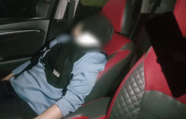 Mayat Perempuan Ditemukan Dalam Mobil, Terparkir Sejak Pagi di Rumbai Barat