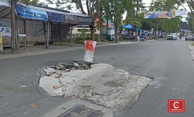 Akibat Galian IPAL, Jalan Ahmad Dahlan dan Balam Ujung Ambruk