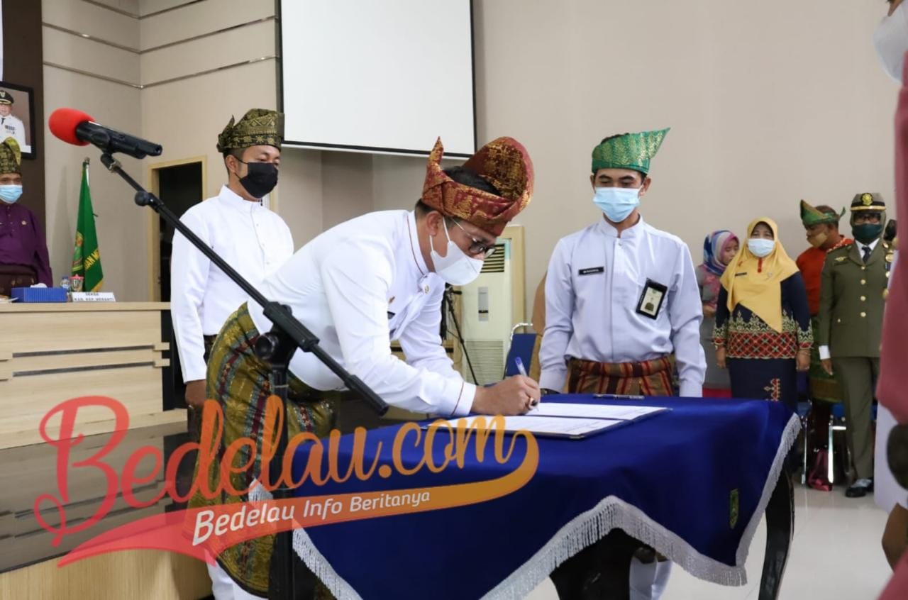 Bupati Lantik Pejabat Struktural Eselon III dan IV di Lingkungan Pemkab Kepulauan Meranti