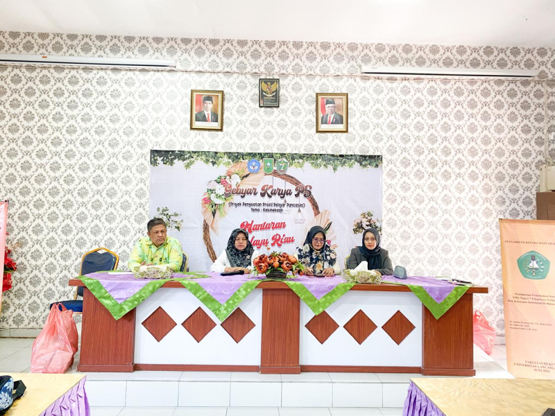 Tim Dosen FH Unilak Mengenalkan Norma Hukum Perlindungan Atas Hasil Karya di SMK 7 Pekanbaru