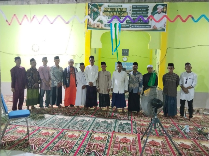 Maulid Nabi di Desa Olak, Yayasan Rabbani Bersama KH. Ariful Makhali Sampaikan Pesan Dakwah dan Kepedulian Palestina