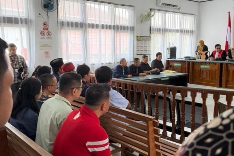 KPK Mangkir! Drama Sidang Gugatan Rp11 Miliar Ajudan Gubernur Riau Bikin Hakim Geram