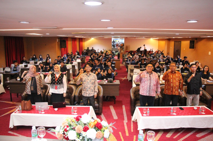 Unilak Bersama Pemprov Riau Beri Pelatihan Dunia Digital Bagi Mahasiswa Penerima Beasiswa