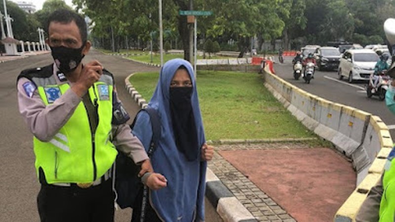 Terungkap Wanita Berpistol Coba Terobos Istana Pendukung HTI-Berpaham Radikal